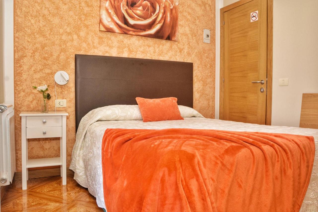 Hostal La Colegiata Vigo Eksteriør billede