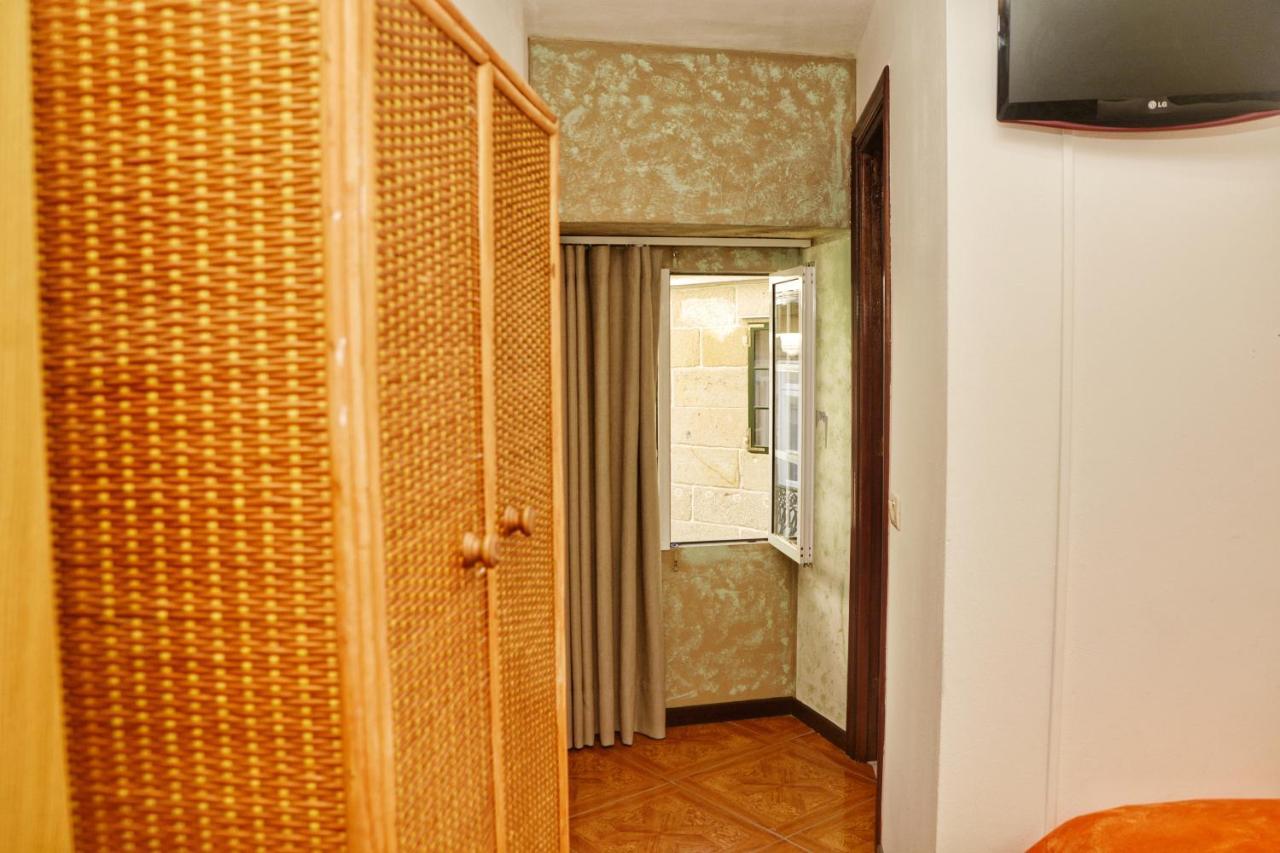 Hostal La Colegiata Vigo Eksteriør billede