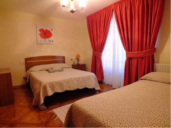 Hostal La Colegiata Vigo Eksteriør billede